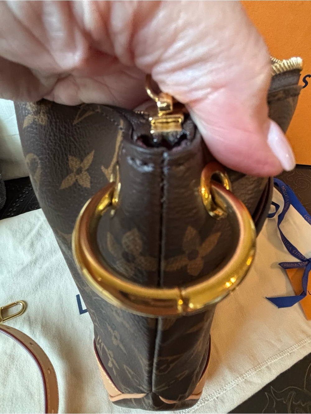 Louis Vuitton Odeon Brown Monogram Canvas Shoulder Bag with Natural Trim - Picture 13 of 16